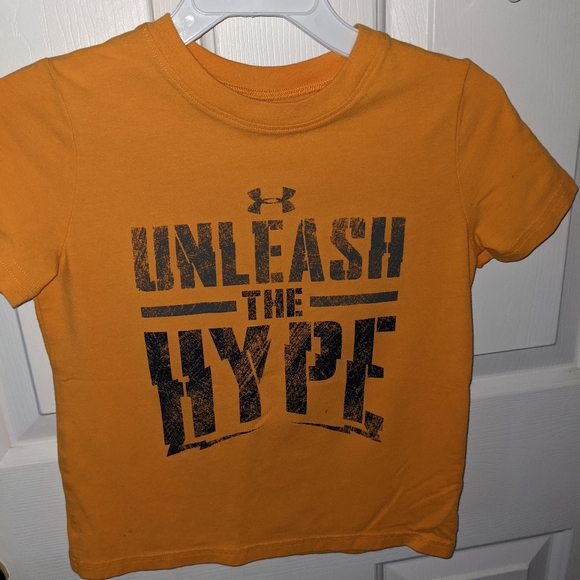 Boys under Armour Bundle. Size 6 - Picture 3 of 3